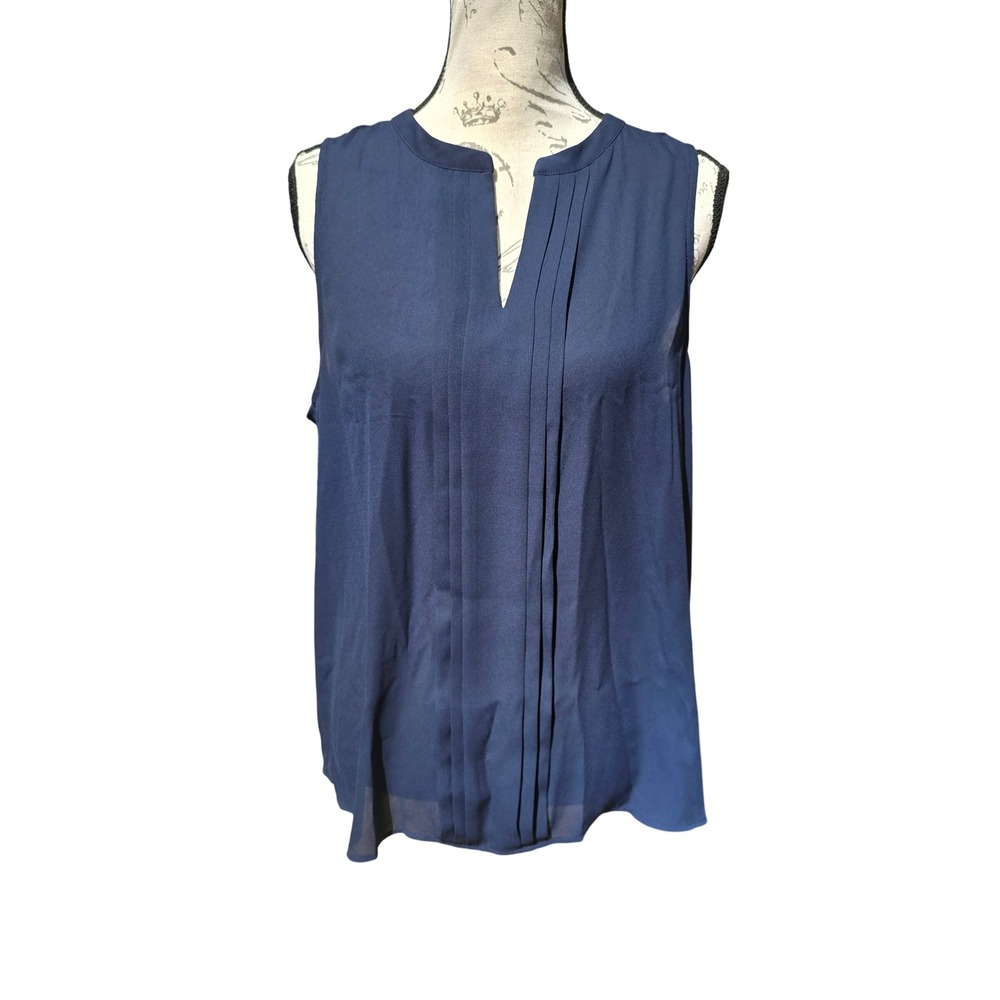 41 Hawthorn -1638 NWT Breyson Pleated Detail Navy Blue Sleeveless Blouse Top L - Picture 2 of 9